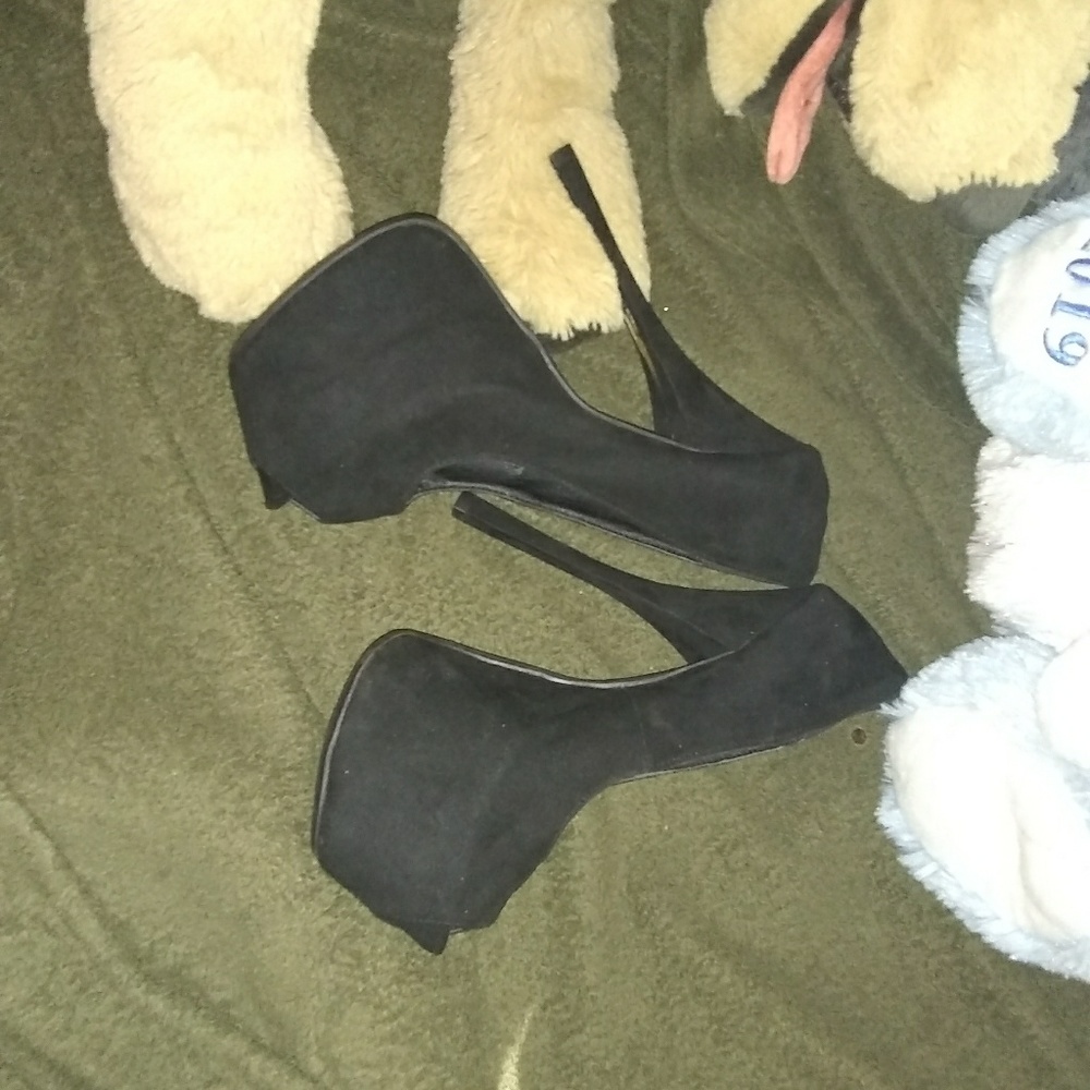 Shoes never worn